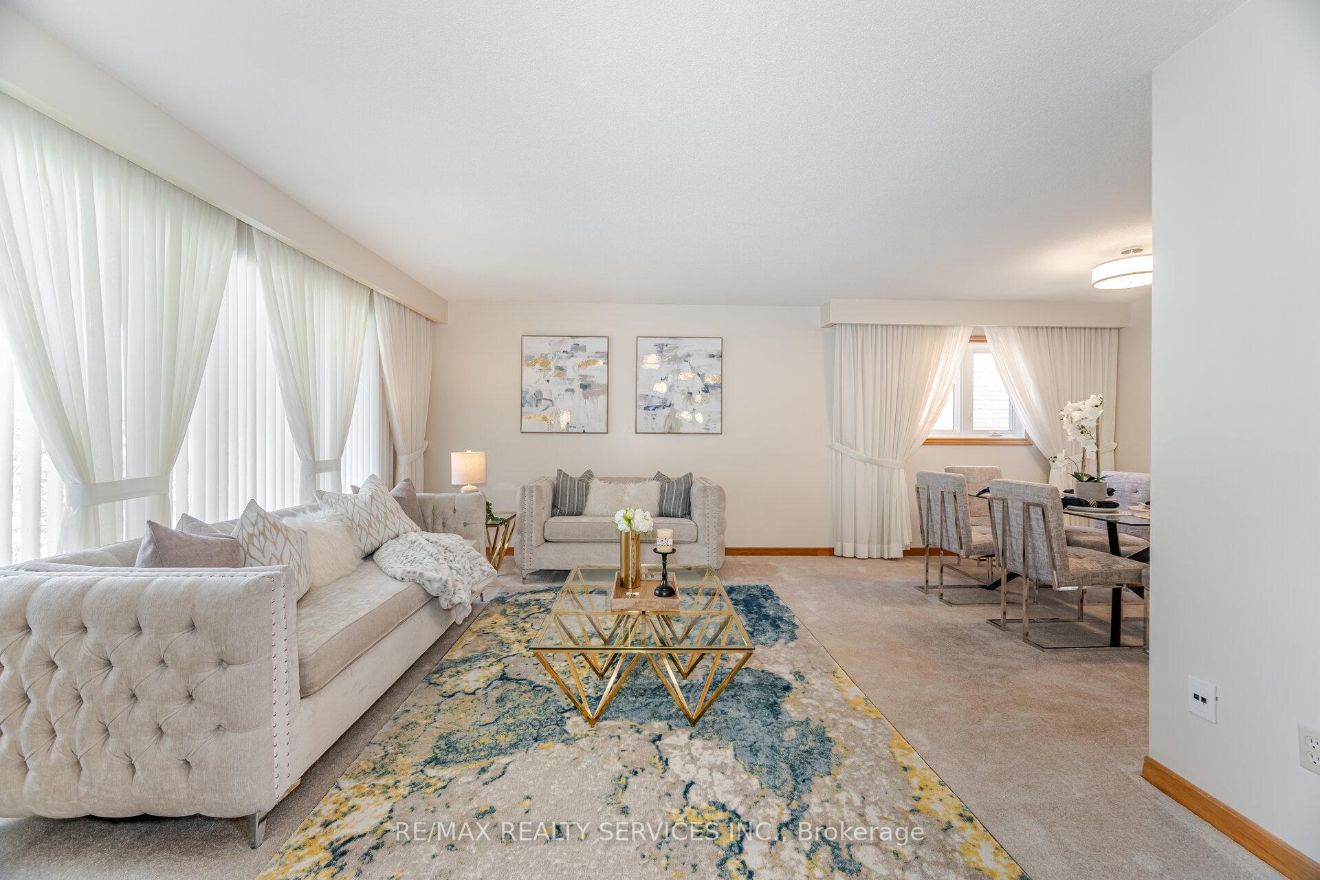 Photo 3 of 75 Curtis Drive, Brampton, Brampton South — HOMEH