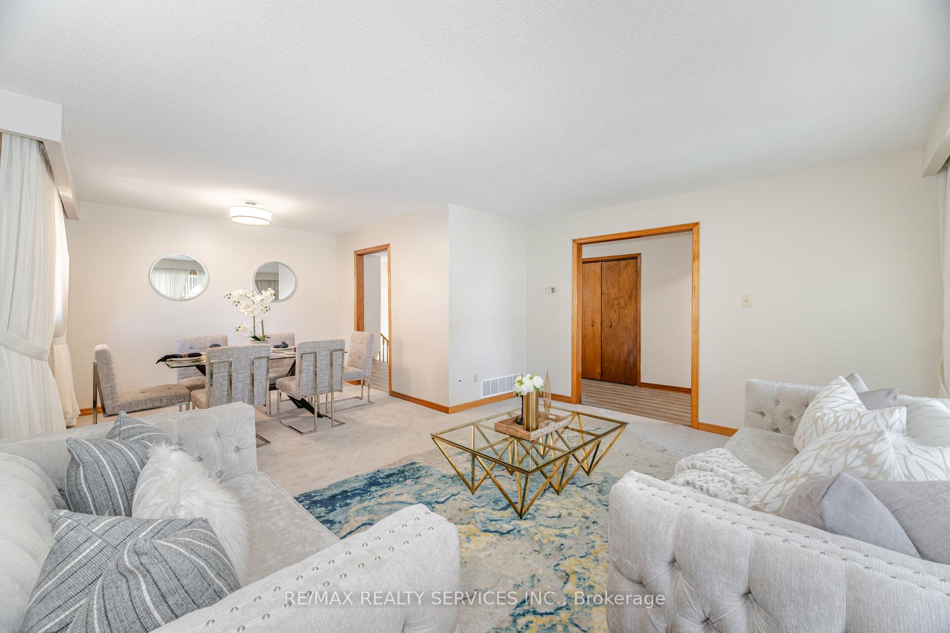 Photo 6 of 75 Curtis Drive, Brampton, Brampton South — HOMEH