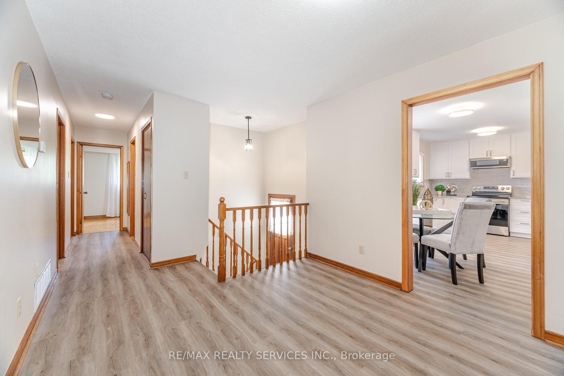 Photo 4 of 75 Curtis Drive, Brampton, Brampton South — HOMEH