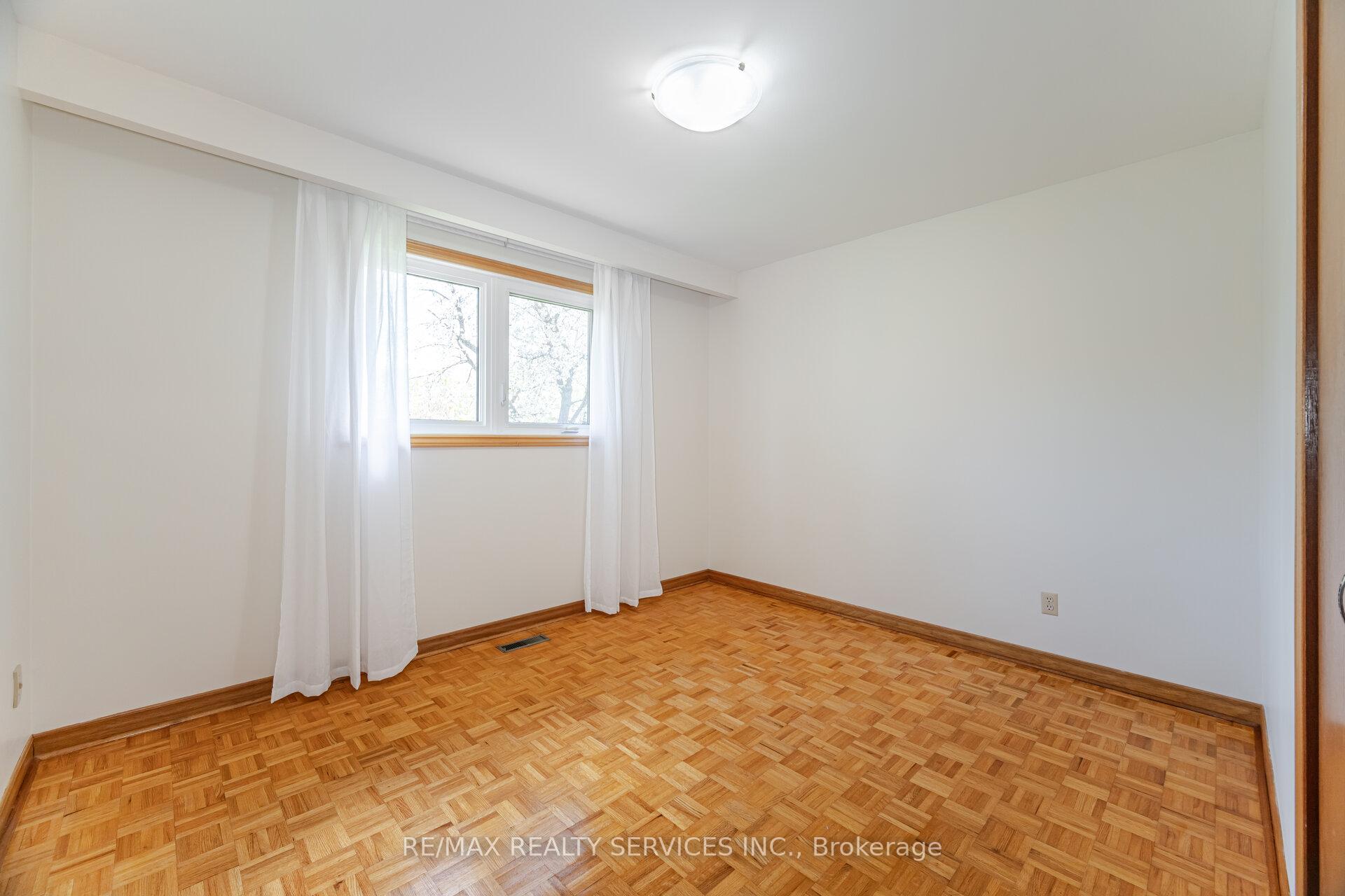 Photo 15 of 75 Curtis Drive, Brampton, Brampton South — HOMEH