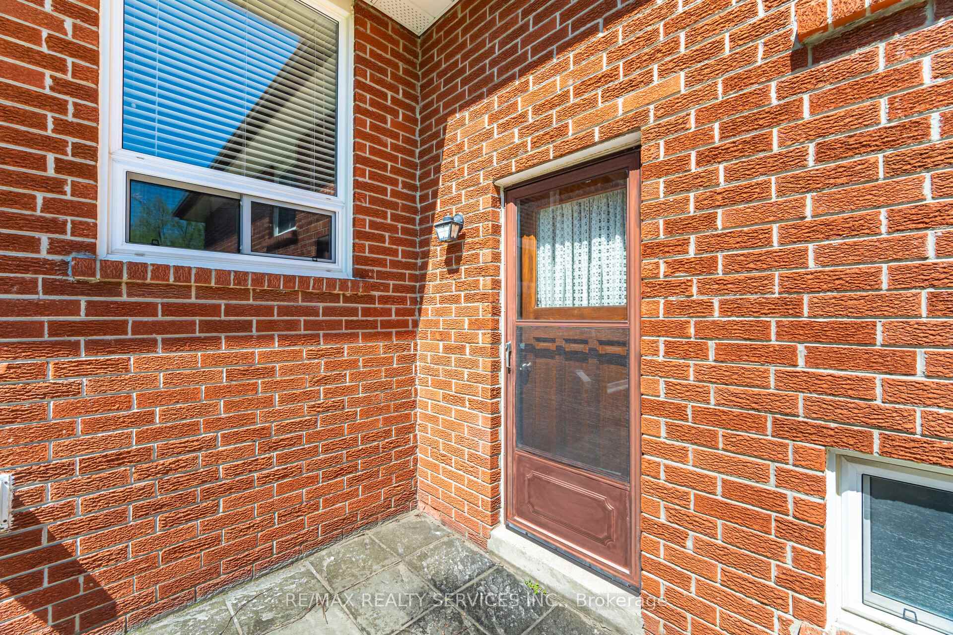 Photo 38 of 75 Curtis Drive, Brampton, Brampton South — HOMEH