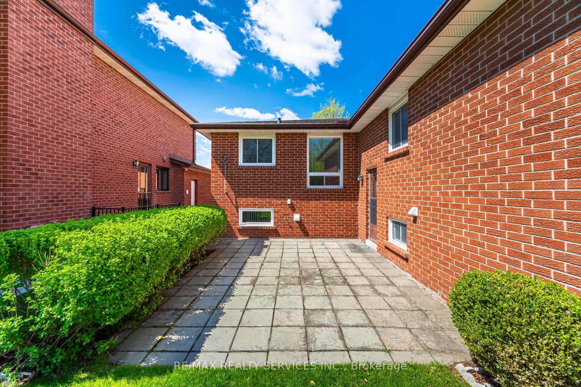 Photo 43 of 75 Curtis Drive, Brampton, Brampton South — HOMEH