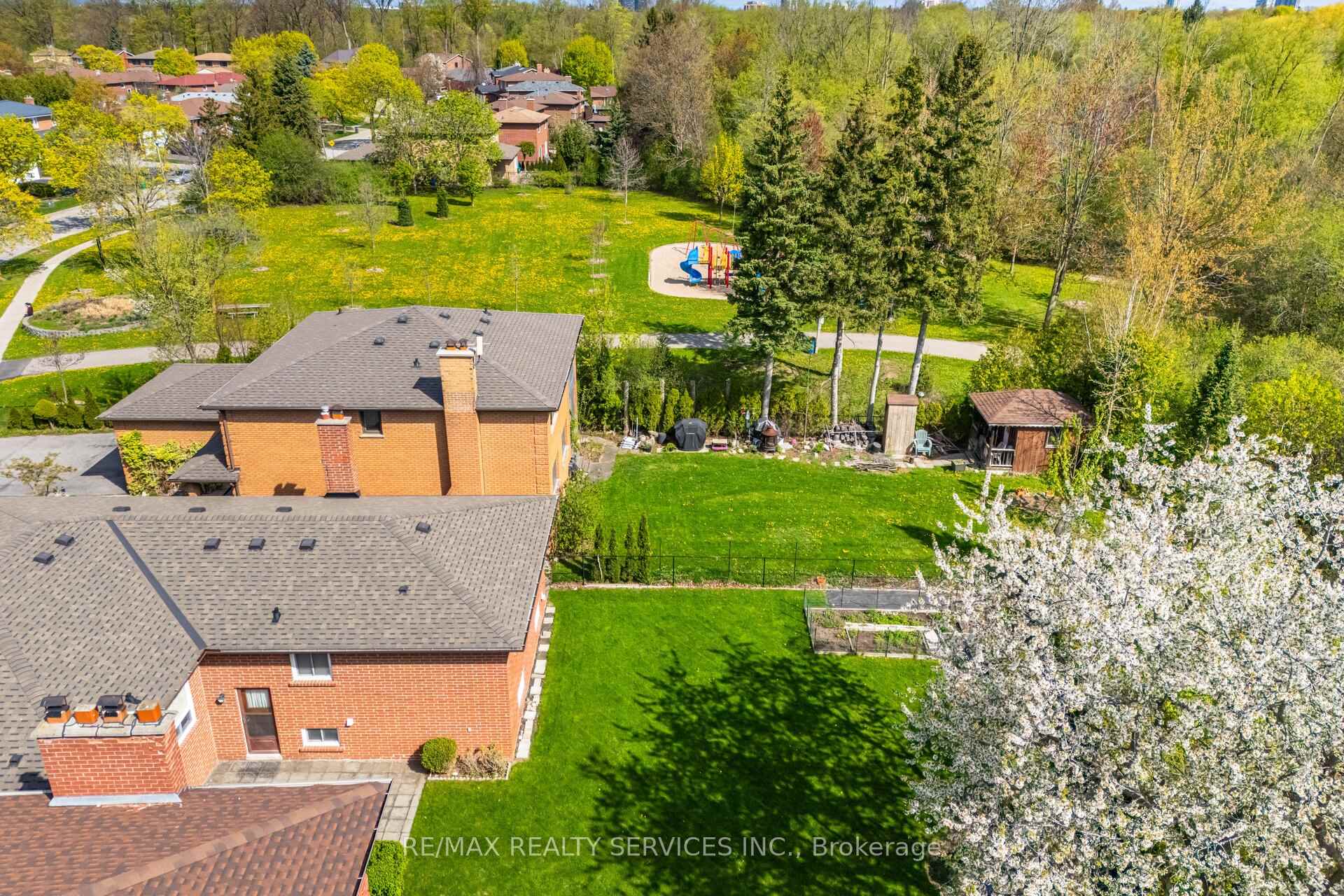 Photo 47 of 75 Curtis Drive, Brampton, Brampton South — HOMEH