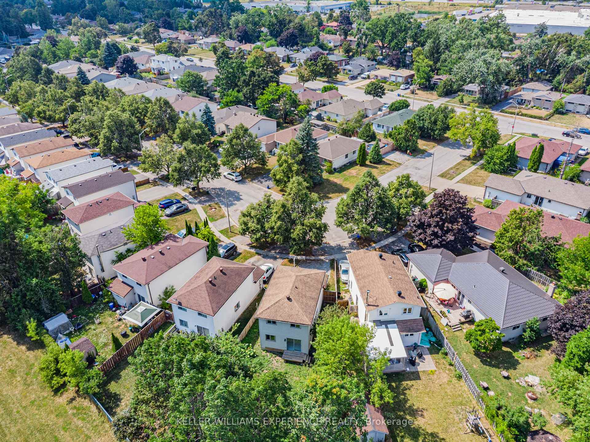 Photo 3 of 49 Laurie Crescent, Barrie, Wellington — HOMEH