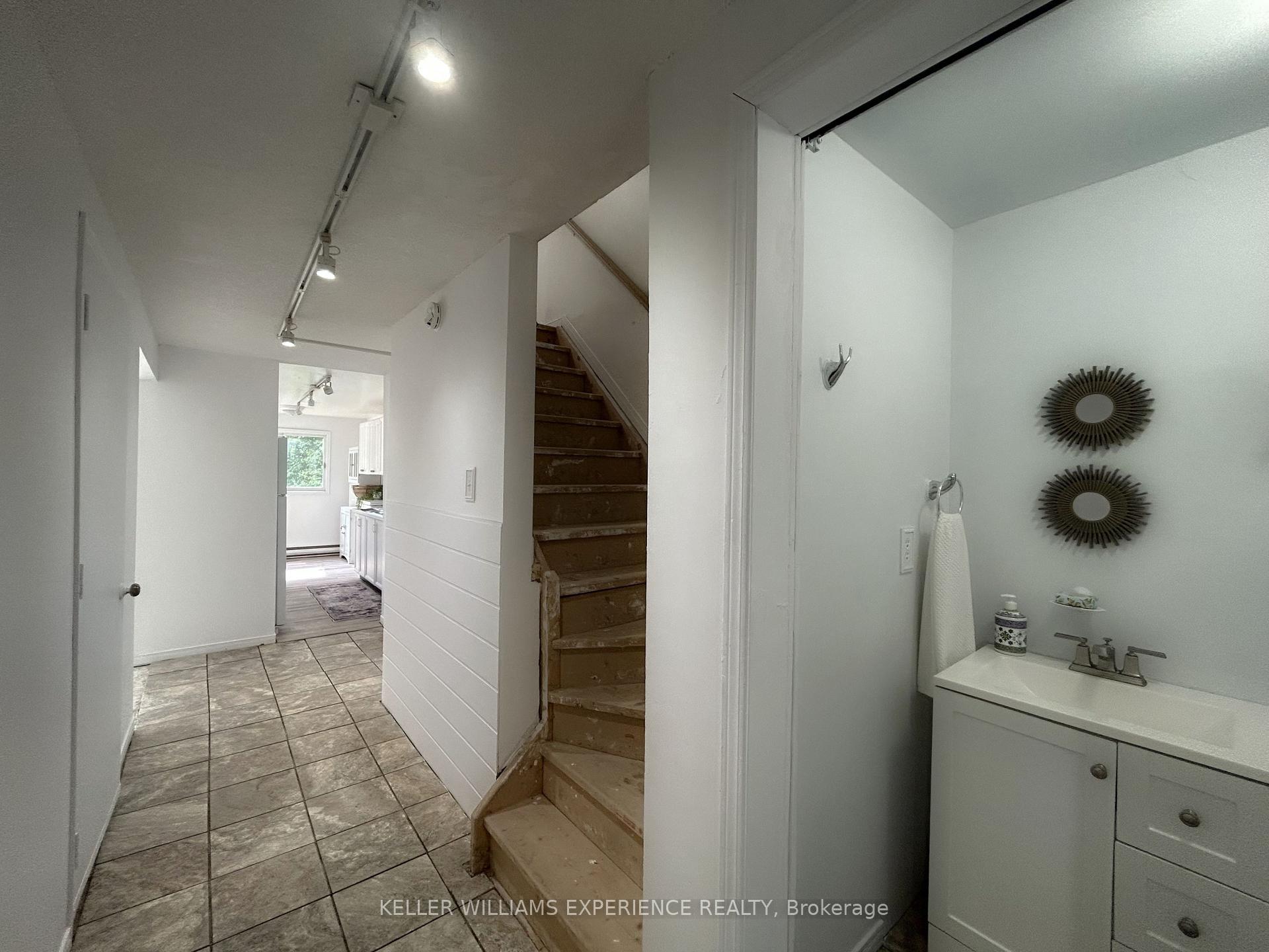 Photo 14 of 49 Laurie Crescent, Barrie, Wellington — HOMEH