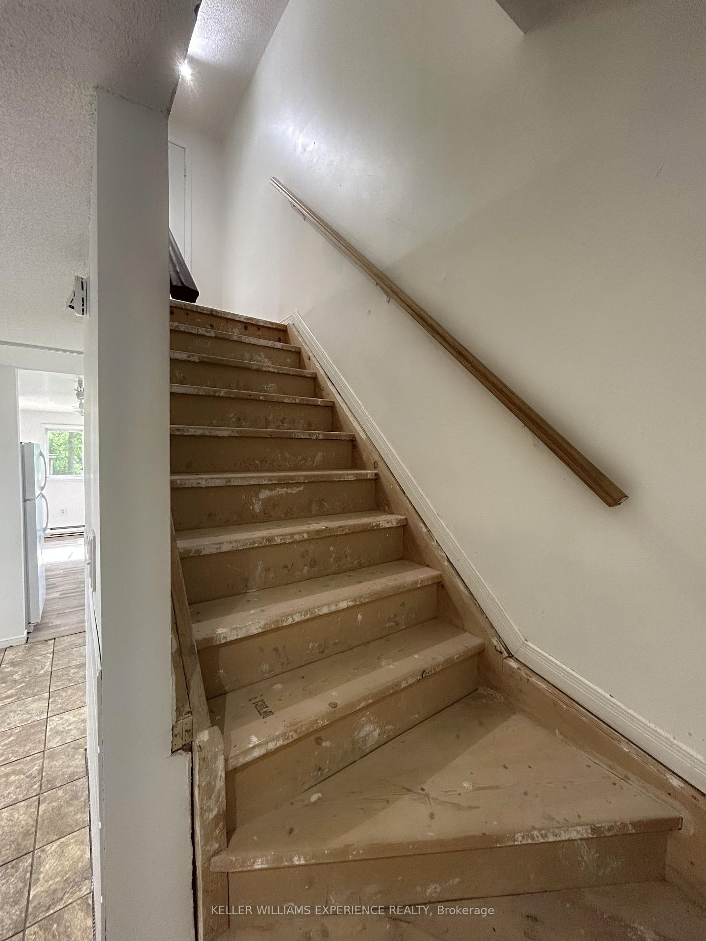 Photo 18 of 49 Laurie Crescent, Barrie, Wellington — HOMEH