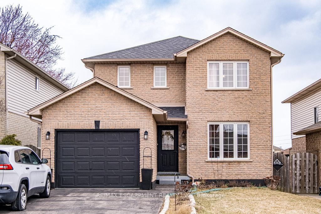 Photo 1 of 135 Arrowhead Drive, Hamilton, Allison — HOMEH