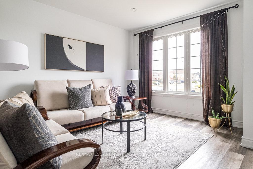 Photo 7 of 135 Arrowhead Drive, Hamilton, Allison — HOMEH