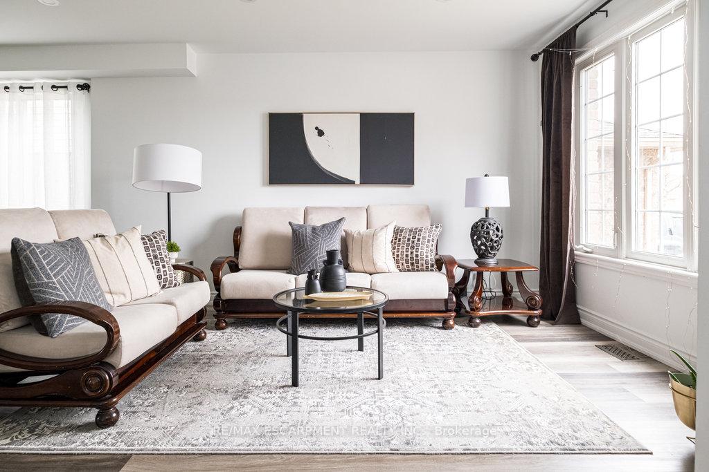 Photo 6 of 135 Arrowhead Drive, Hamilton, Allison — HOMEH