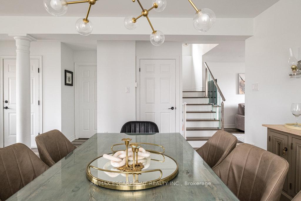 Photo 19 of 135 Arrowhead Drive, Hamilton, Allison — HOMEH