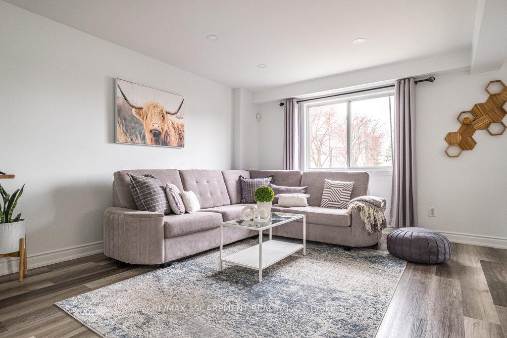Photo 9 of 135 Arrowhead Drive, Hamilton, Allison — HOMEH