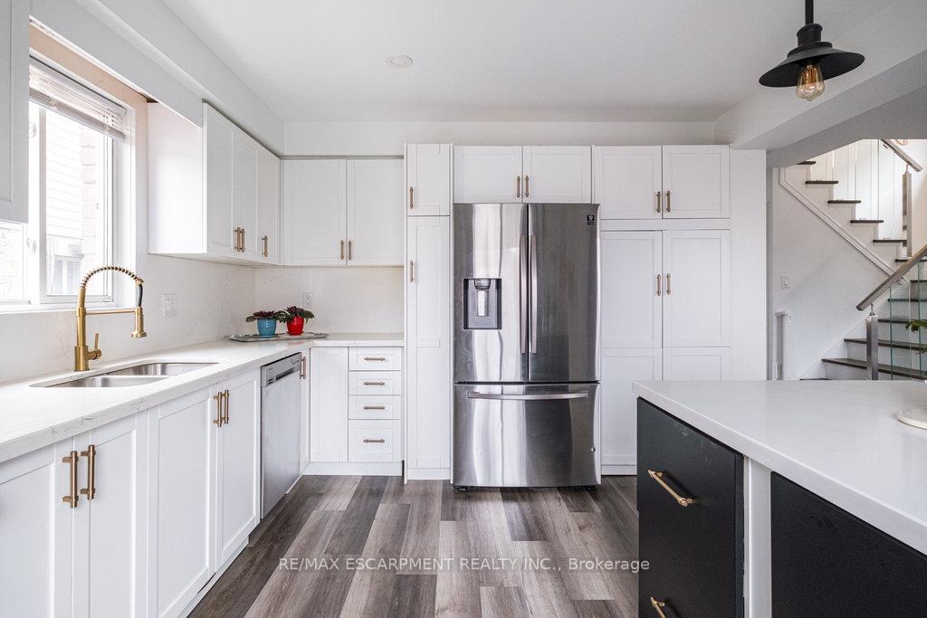 Photo 20 of 135 Arrowhead Drive, Hamilton, Allison — HOMEH