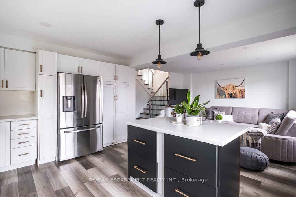 Photo 29 of 135 Arrowhead Drive, Hamilton, Allison — HOMEH