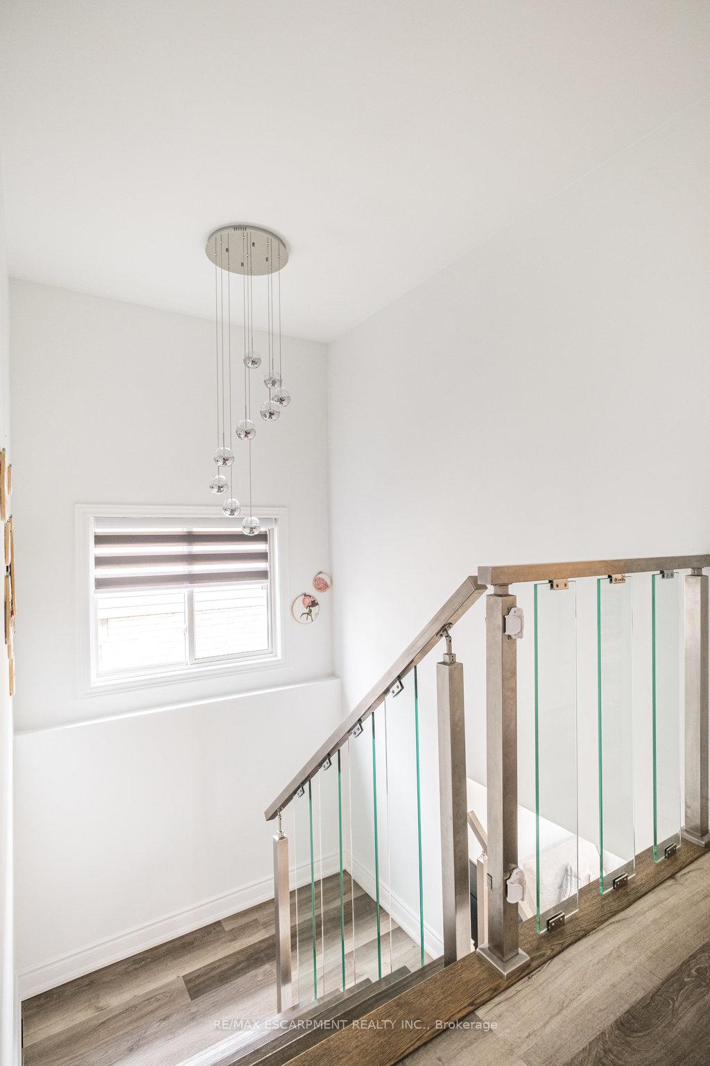 Photo 26 of 135 Arrowhead Drive, Hamilton, Allison — HOMEH