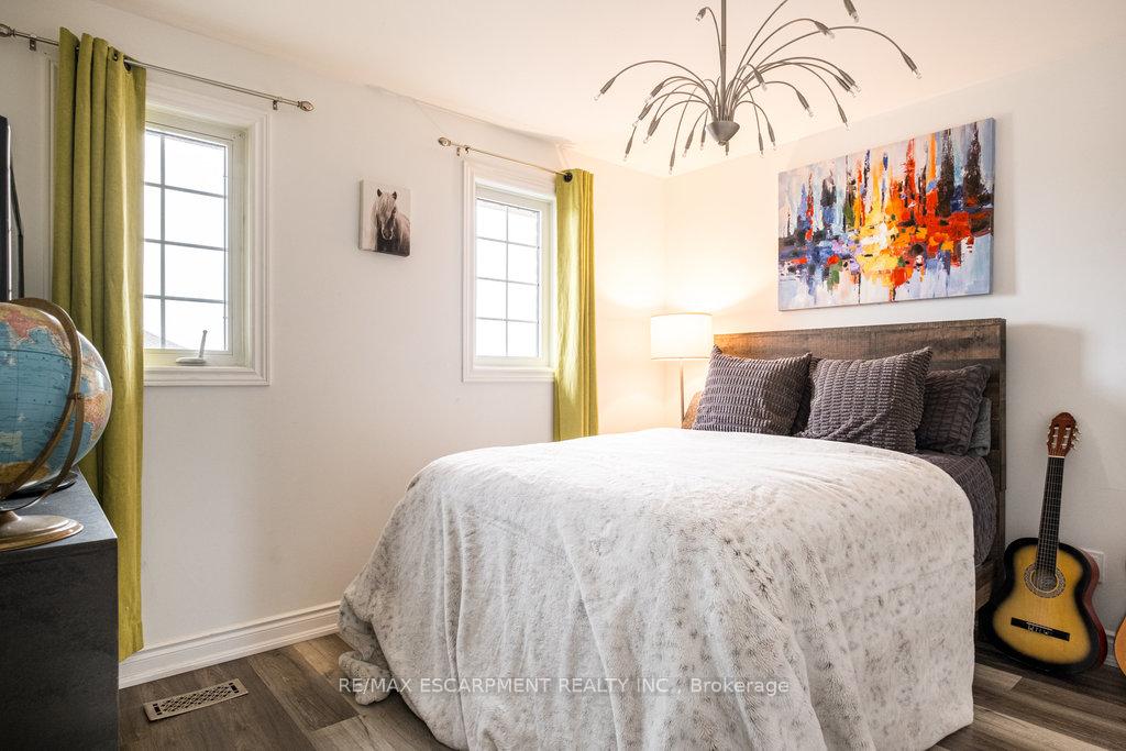 Photo 38 of 135 Arrowhead Drive, Hamilton, Allison — HOMEH