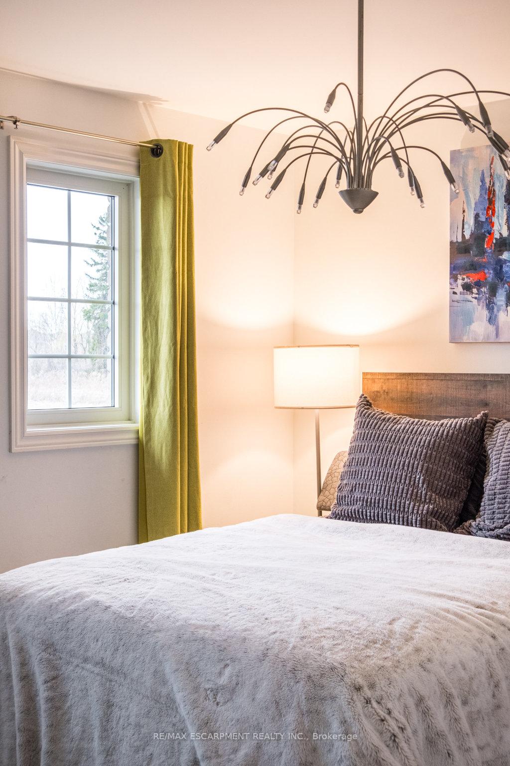 Photo 39 of 135 Arrowhead Drive, Hamilton, Allison — HOMEH