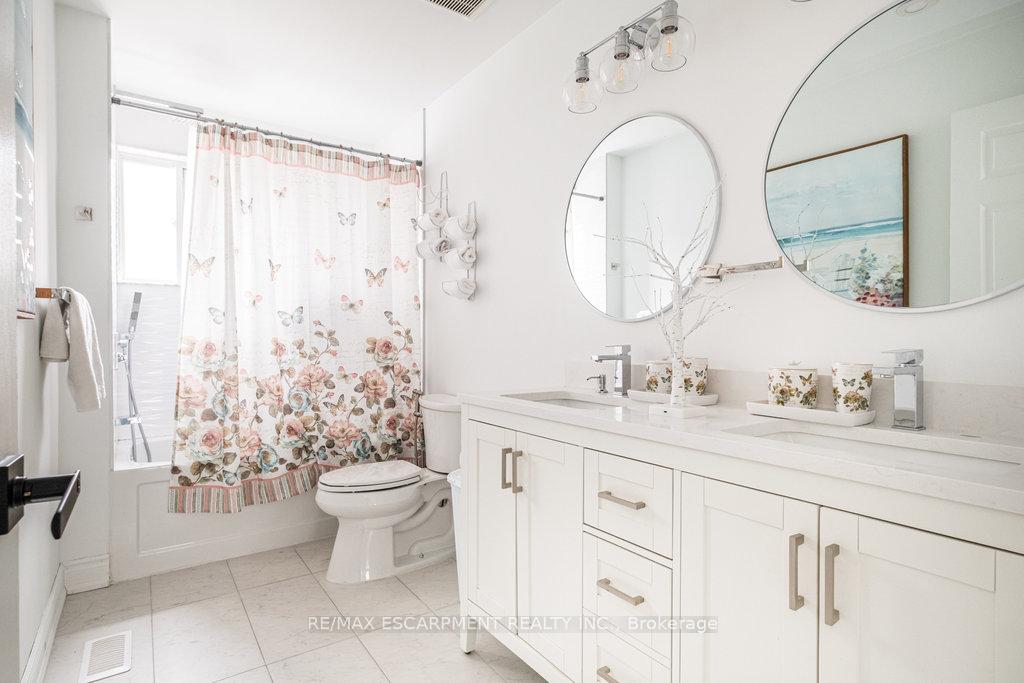 Photo 33 of 135 Arrowhead Drive, Hamilton, Allison — HOMEH