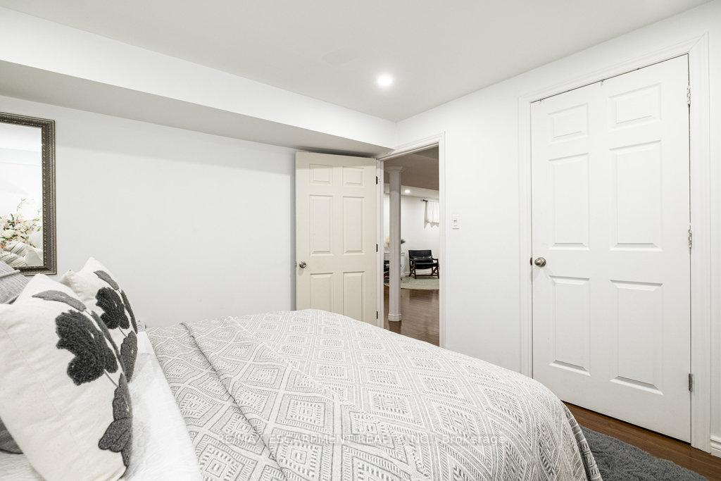Photo 42 of 135 Arrowhead Drive, Hamilton, Allison — HOMEH