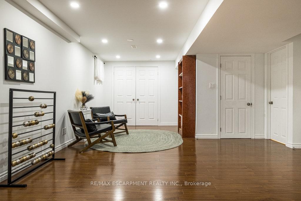 Photo 40 of 135 Arrowhead Drive, Hamilton, Allison — HOMEH