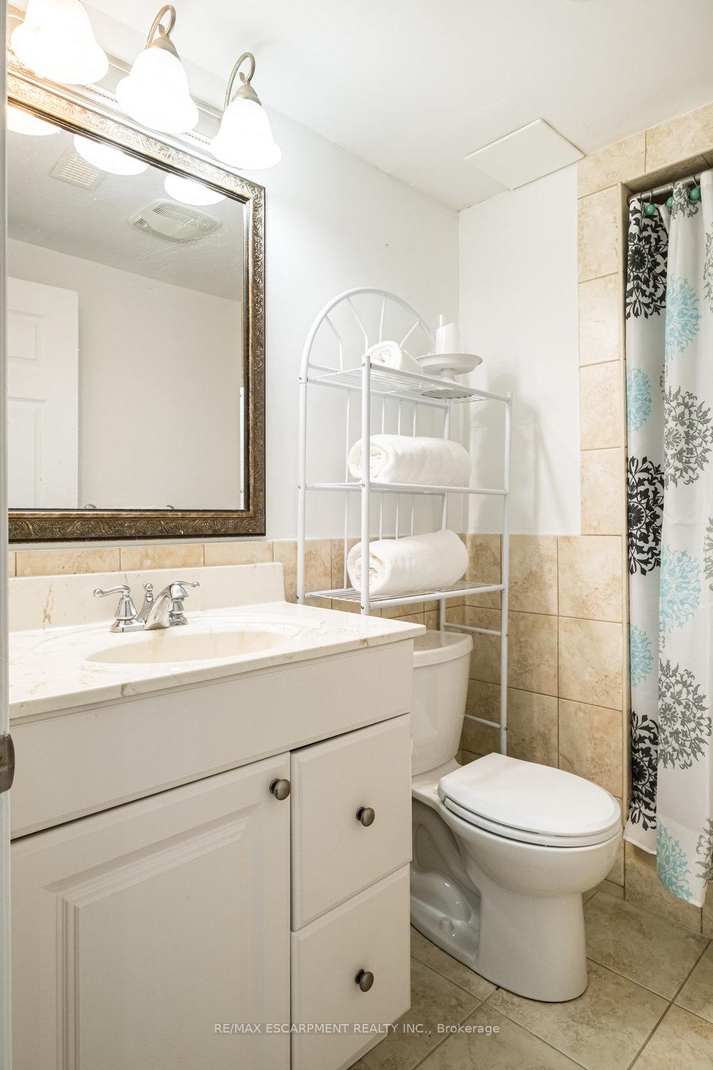 Photo 45 of 135 Arrowhead Drive, Hamilton, Allison — HOMEH