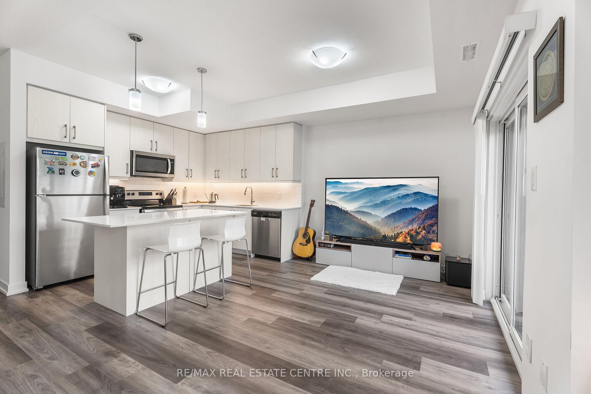 Photo 8 of Unit C12, 10 Palace Street, Kitchener — HOMEH