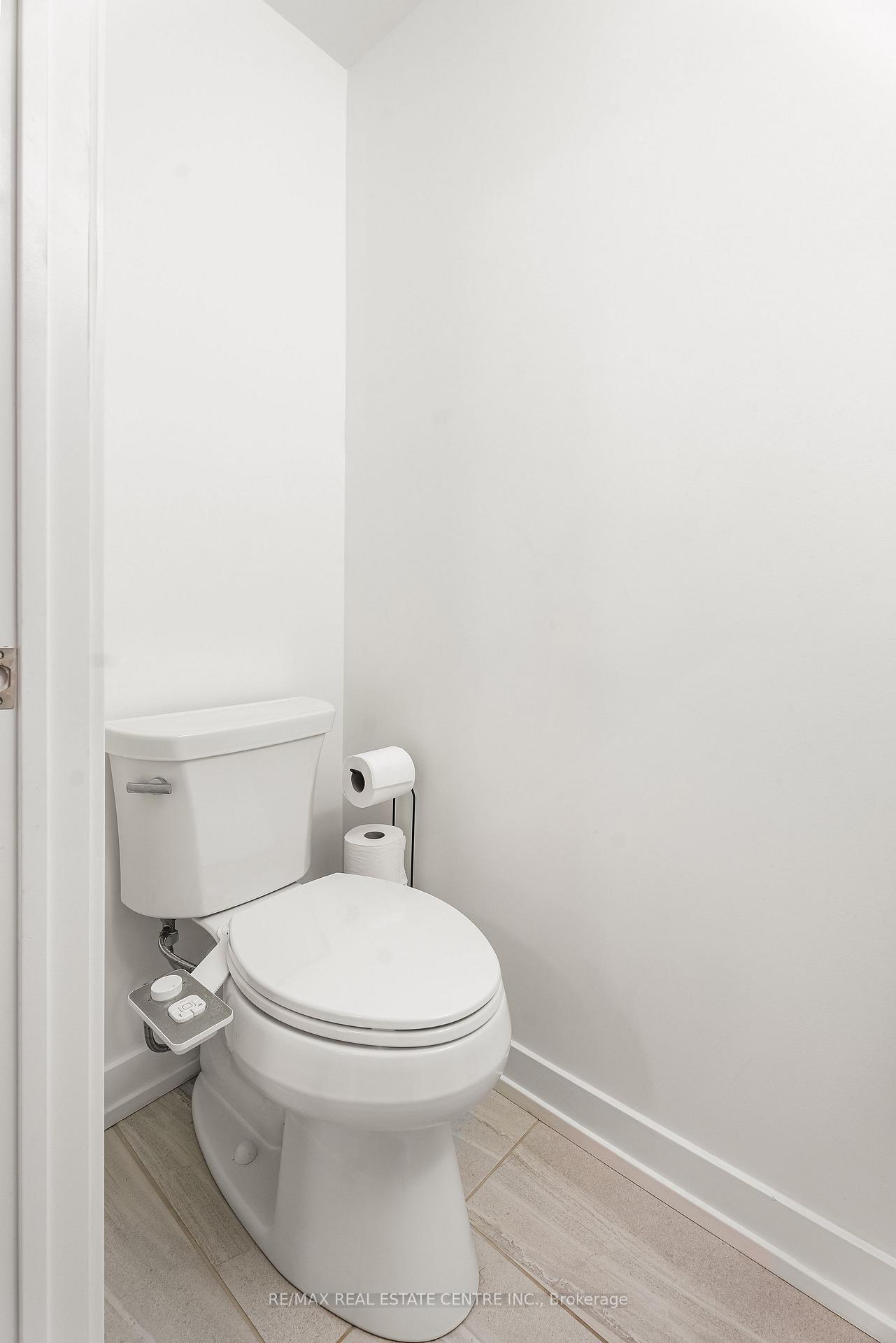Photo 26 of Unit C12, 10 Palace Street, Kitchener — HOMEH