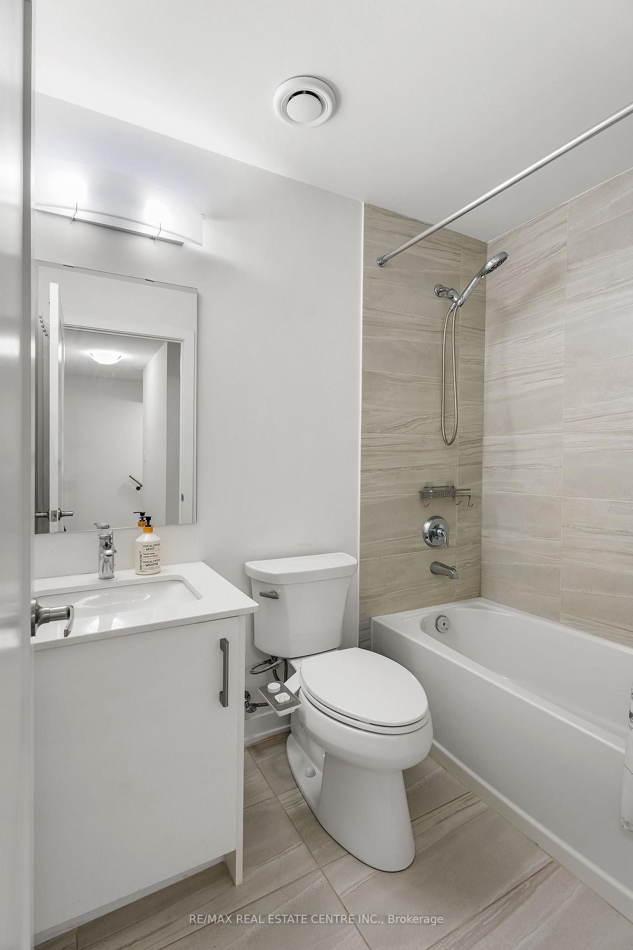 Photo 16 of Unit C12, 10 Palace Street, Kitchener — HOMEH