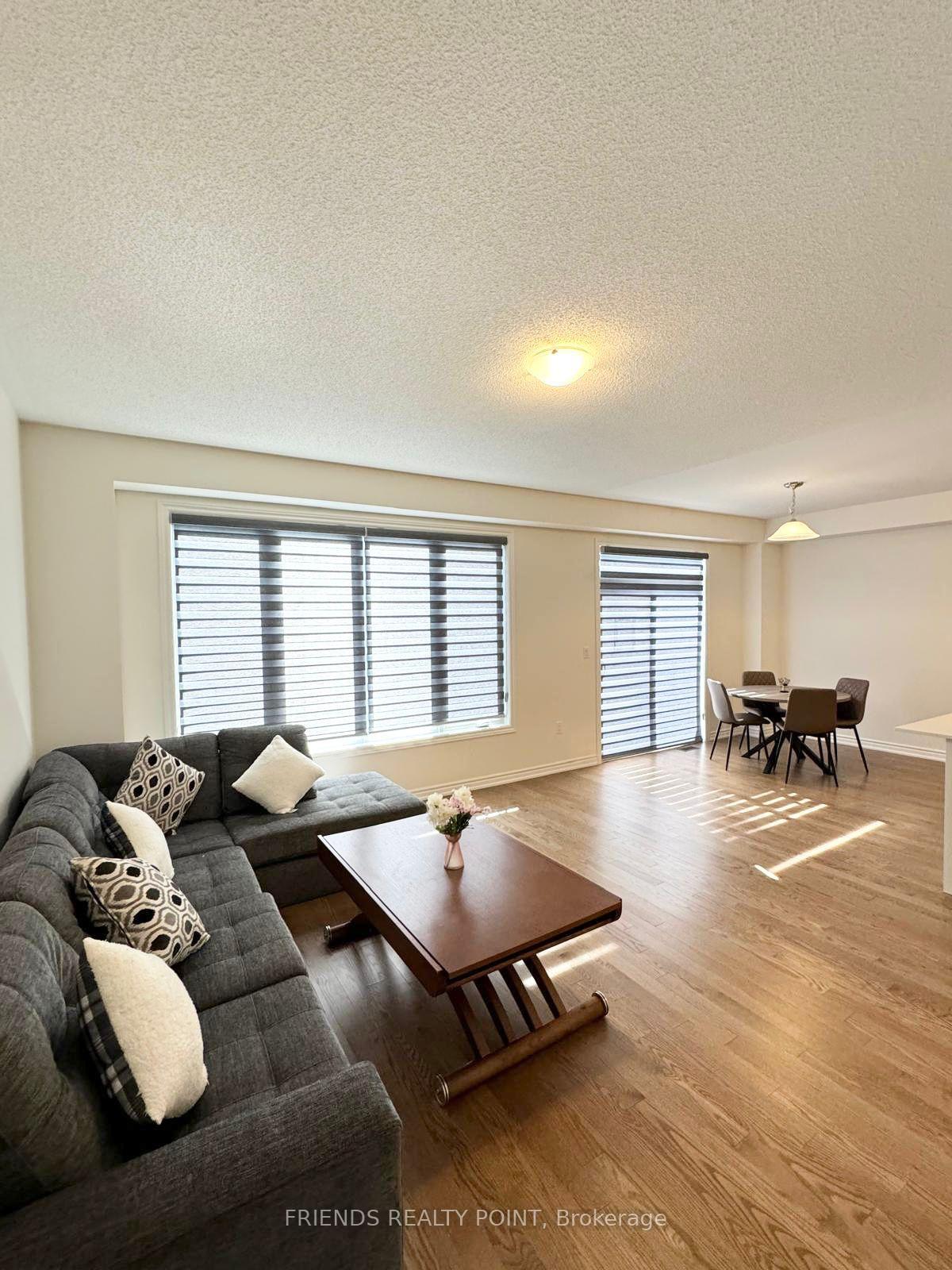 Photo 10 of 70 Gemini Drive, Barrie, Rural Barrie Southeast — HOMEH