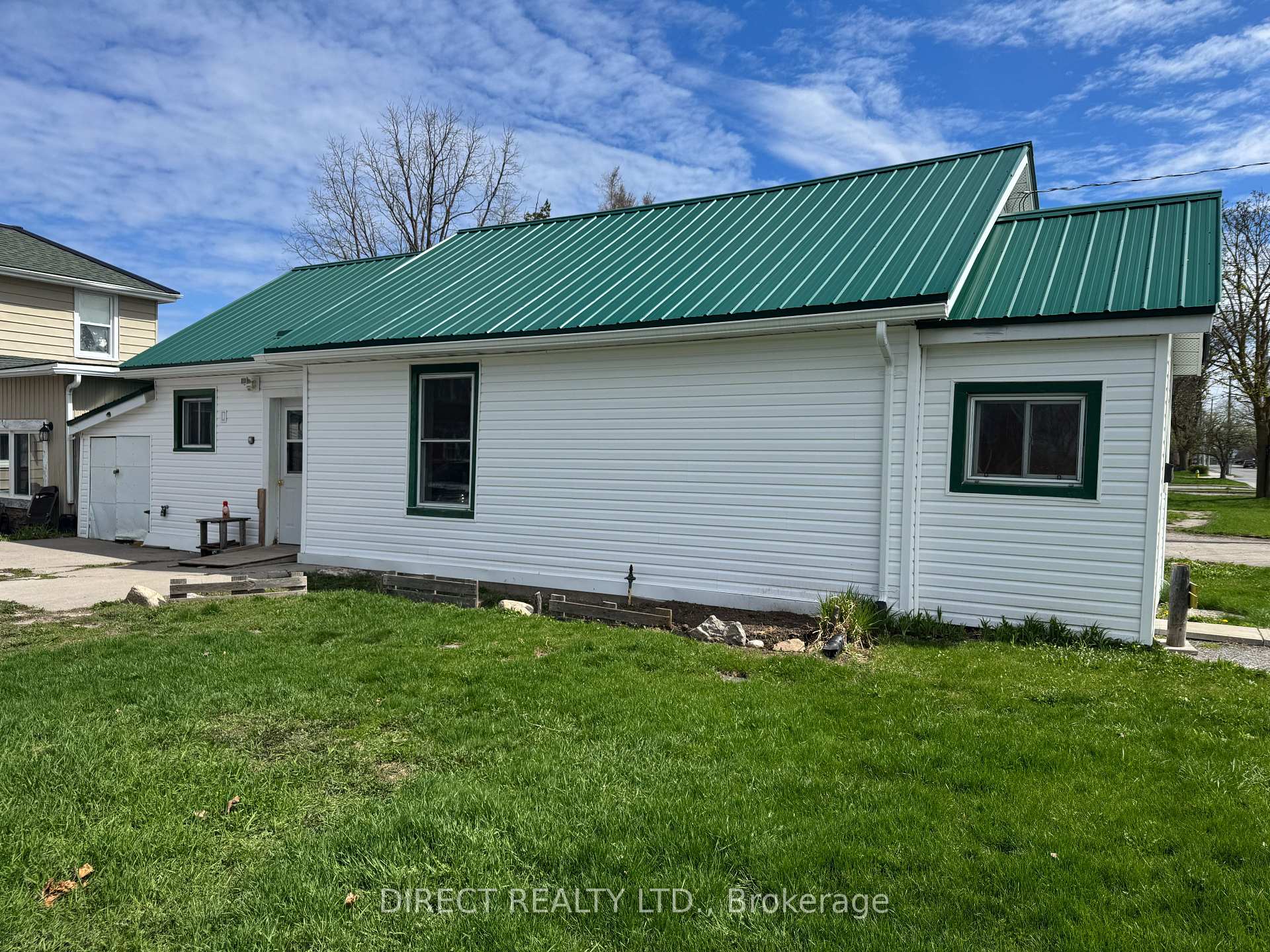 Photo 10 of 62 Pine Street, Belleville — HOMEH