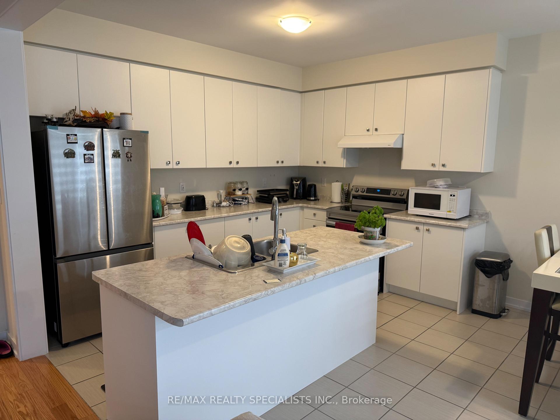 Photo 7 of 84 Lilac Circle, Haldimand — HOMEH