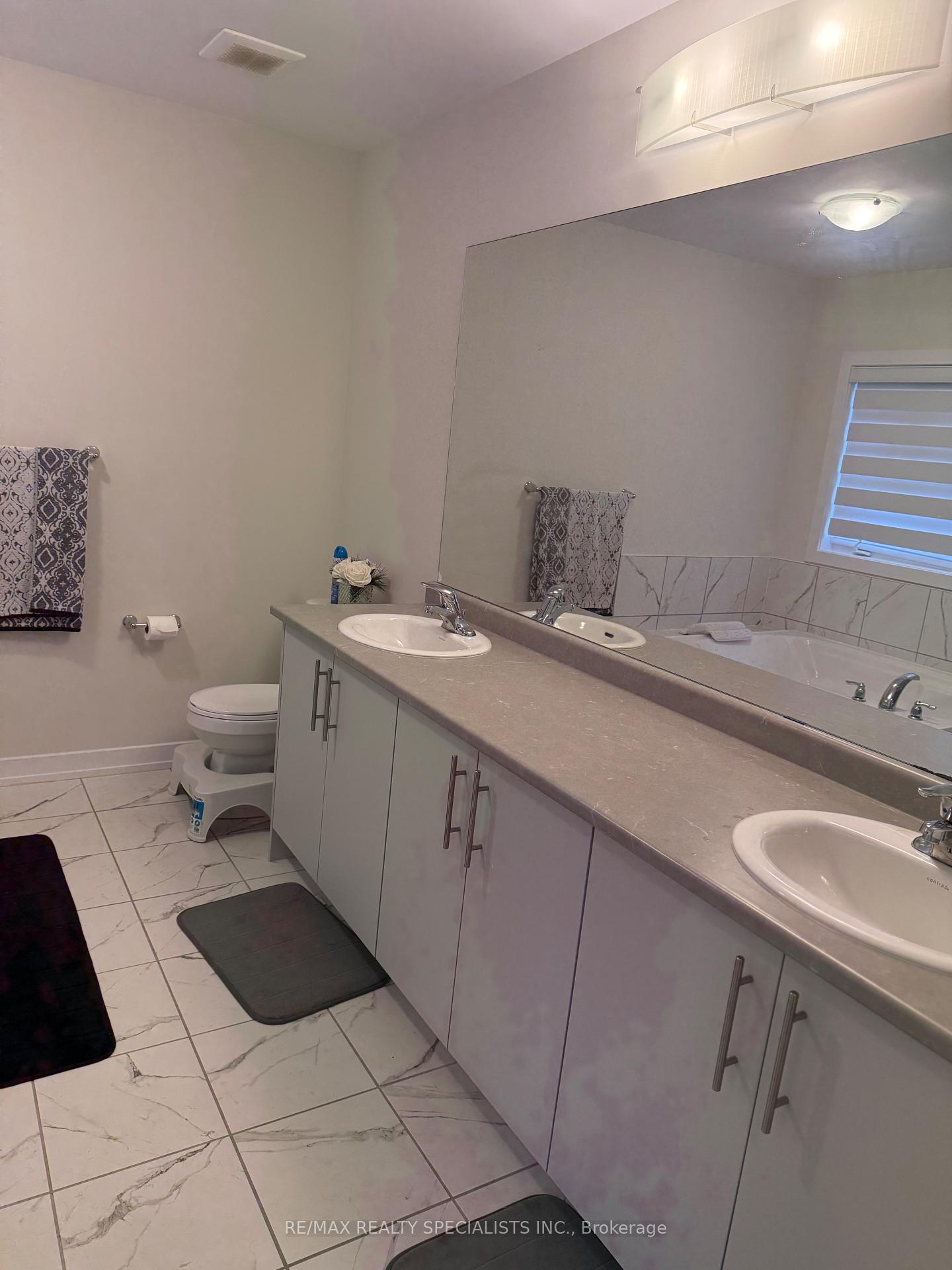 Photo 19 of 84 Lilac Circle, Haldimand — HOMEH