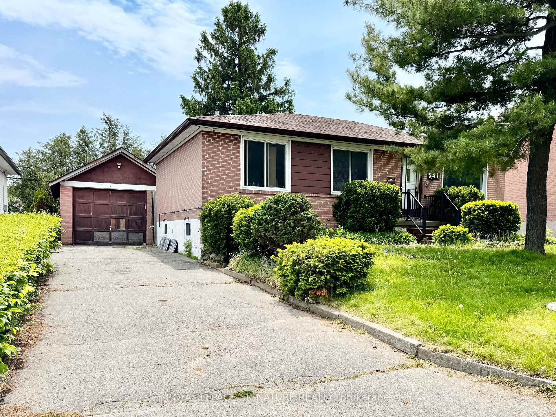 Front of Unit Basement, 541 Monteith Avenue