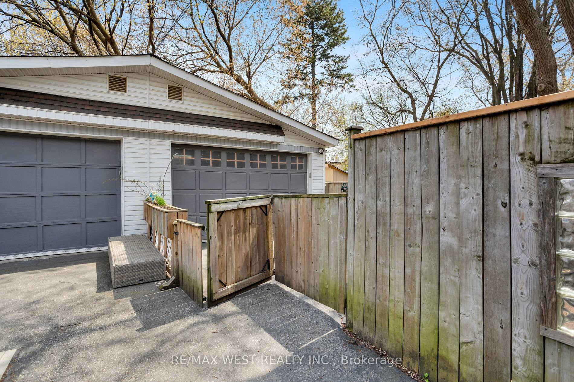 Photo 36 of 155 Rhodes Avenue, Toronto, Greenwood-Coxwell — HOMEH
