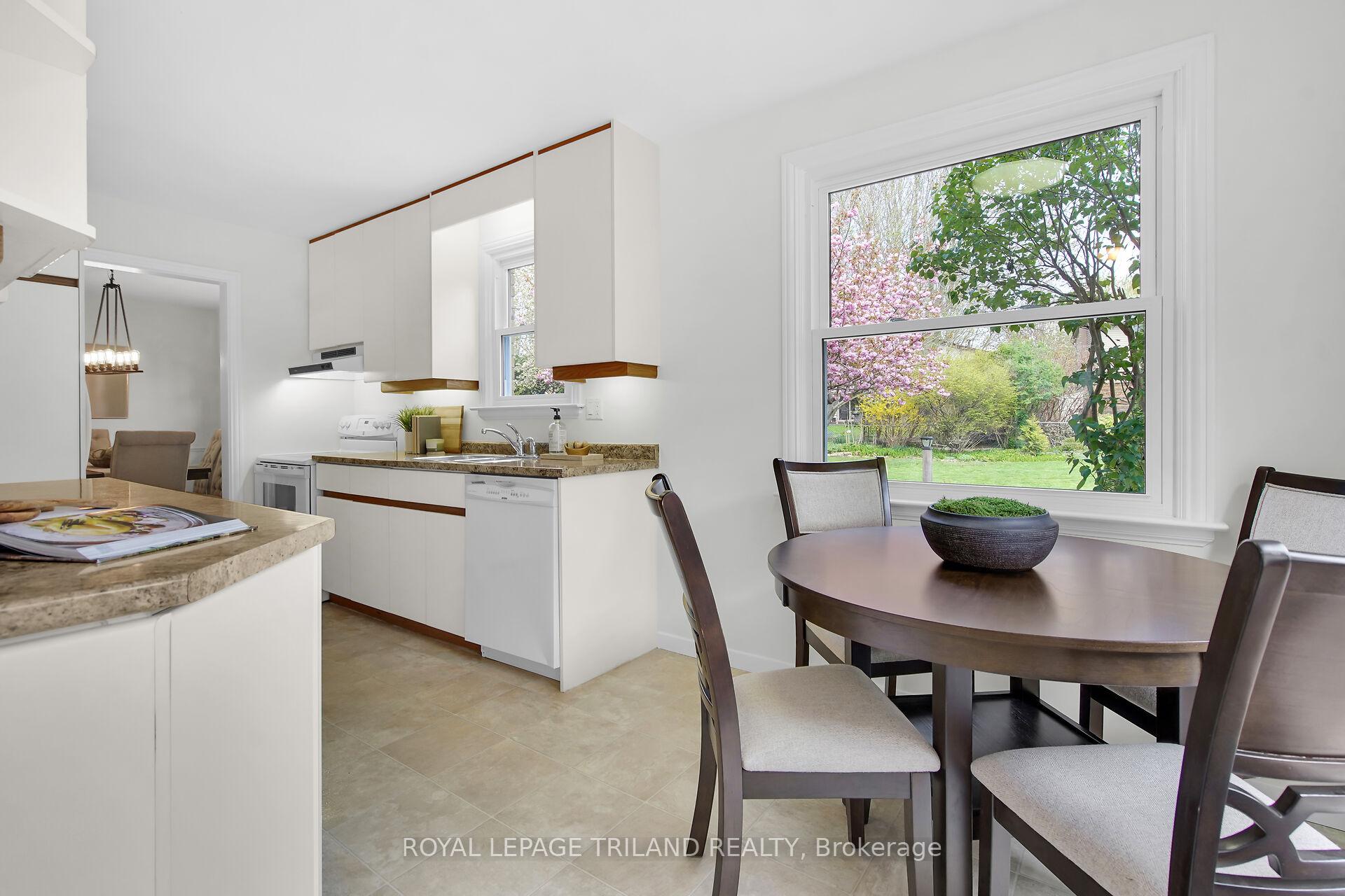 Photo 9 of 905 Fontaine Road, London, North M — HOMEH