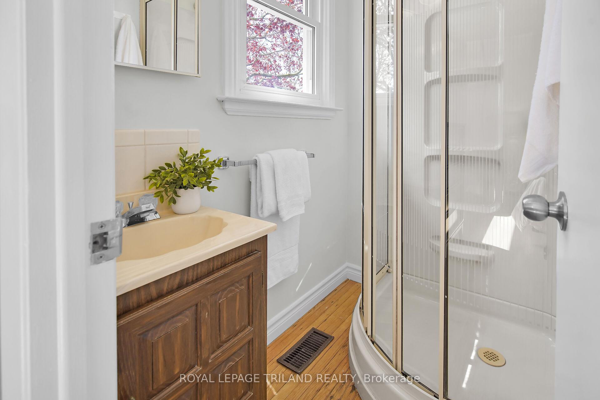 Photo 10 of 905 Fontaine Road, London, North M — HOMEH