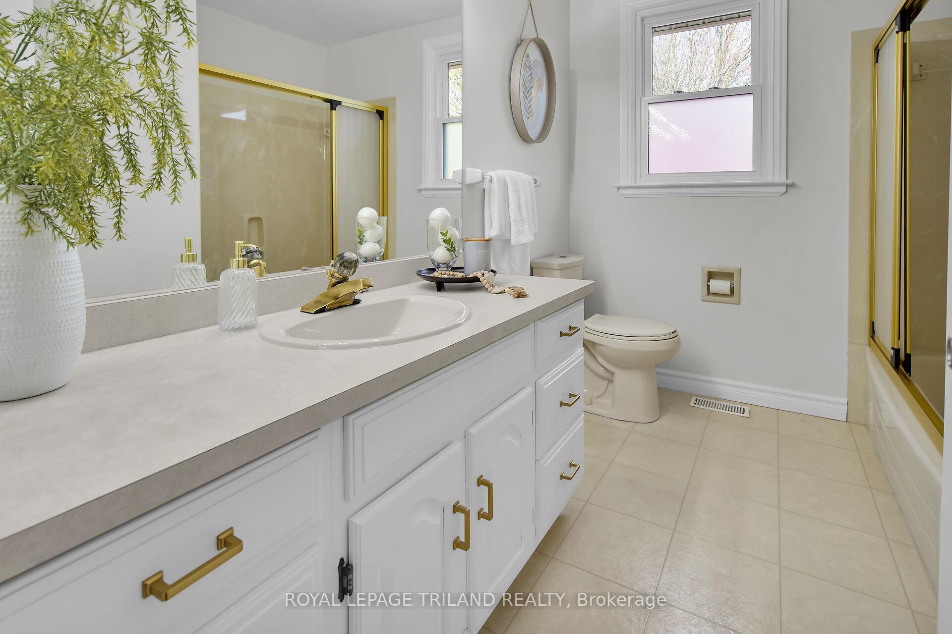Photo 38 of 905 Fontaine Road, London, North M — HOMEH