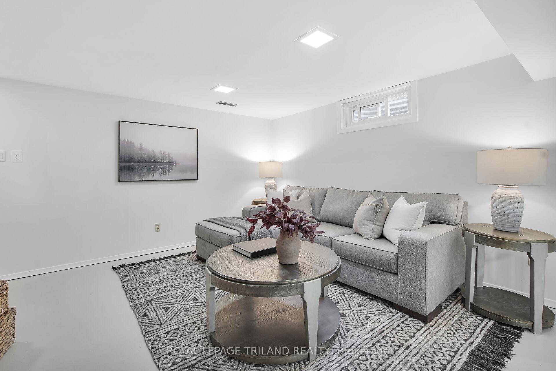 Photo 39 of 905 Fontaine Road, London, North M — HOMEH