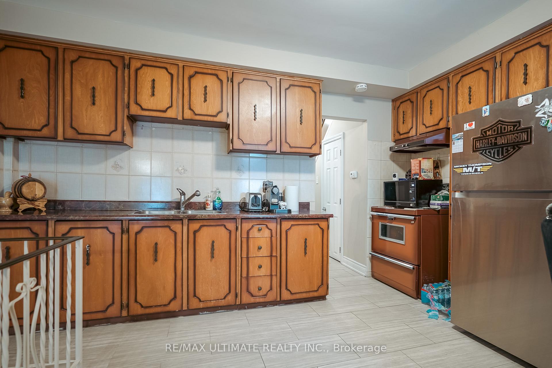 Photo 13 of 492 Strathmore Boulevard, Toronto, Danforth — HOMEH