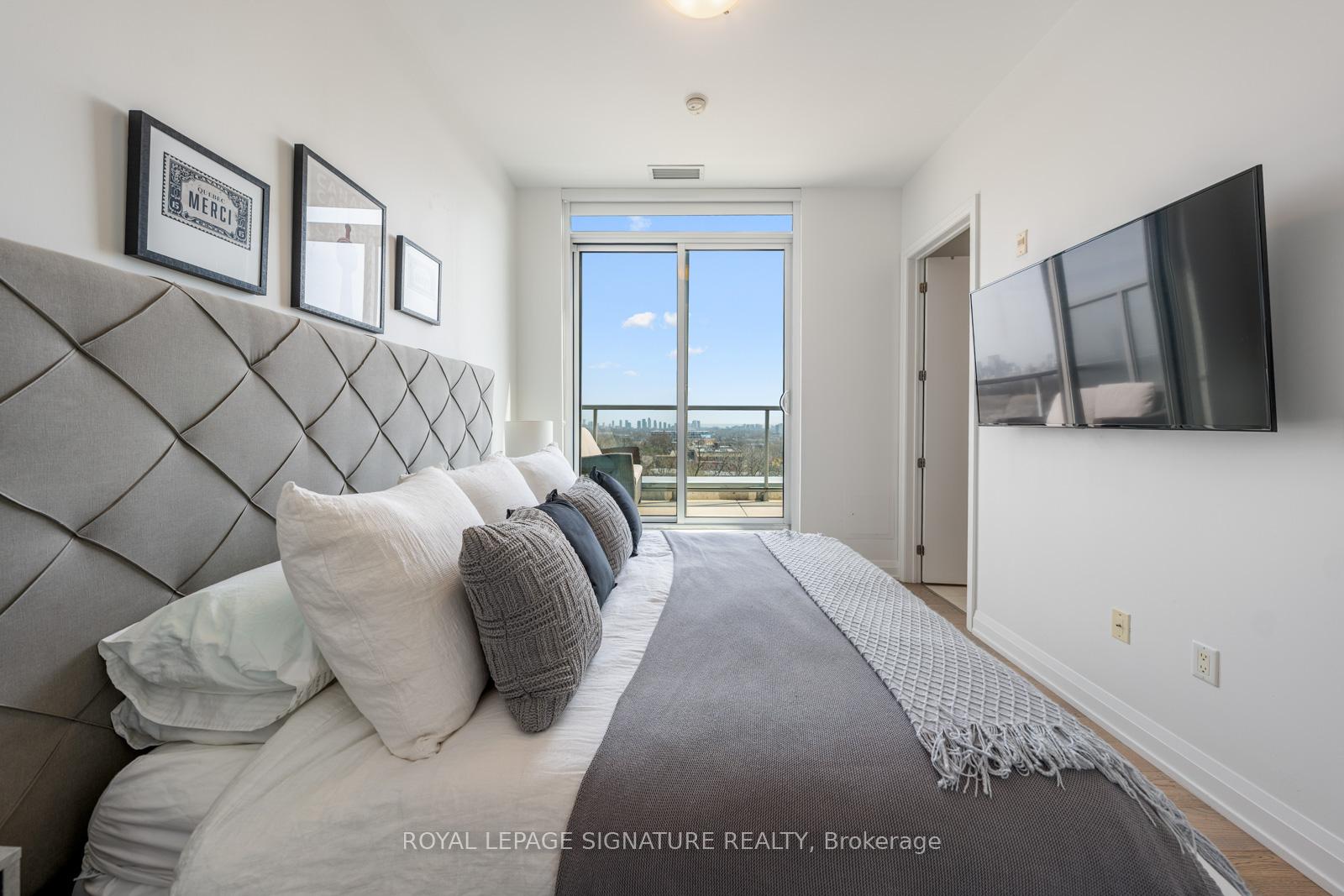 Photo 16 of Unit 808, 835 St Clair Avenue W, Toronto, Wychwood — HOMEH