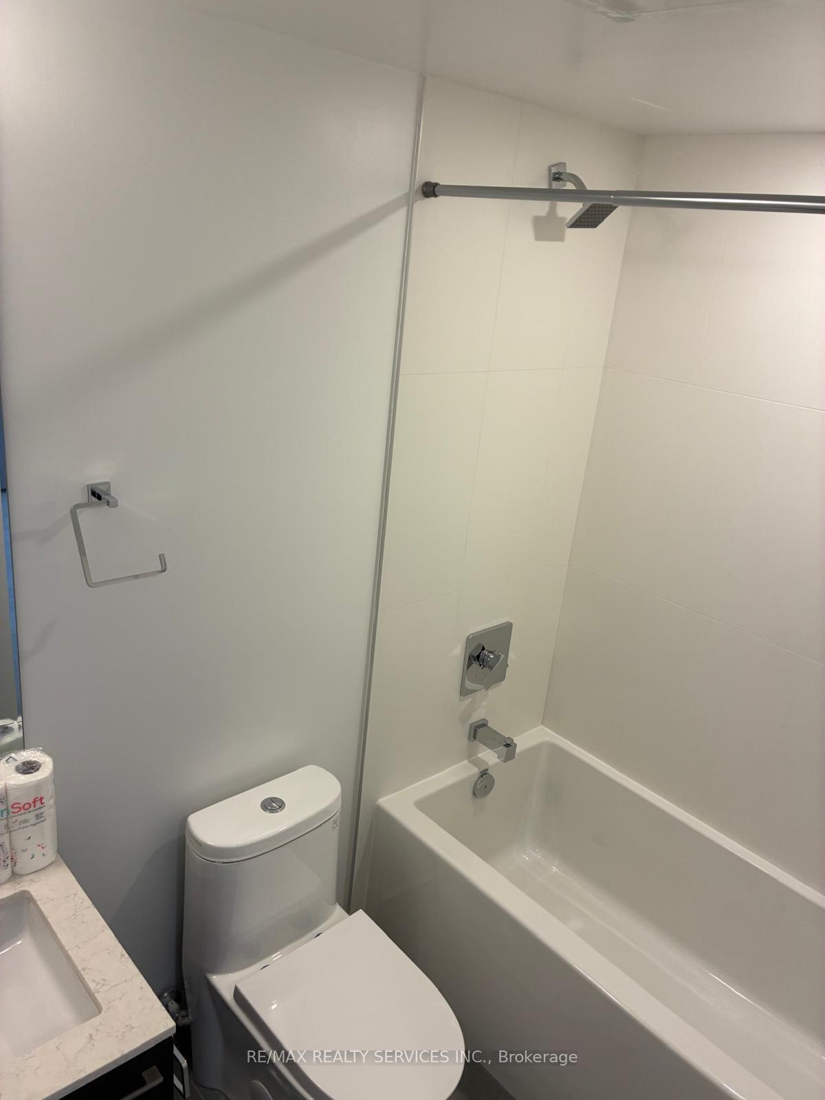 Photo 3 of Unit 1813, 260 Malta Avenue, Brampton, Fletcher's Creek South — HOMEH