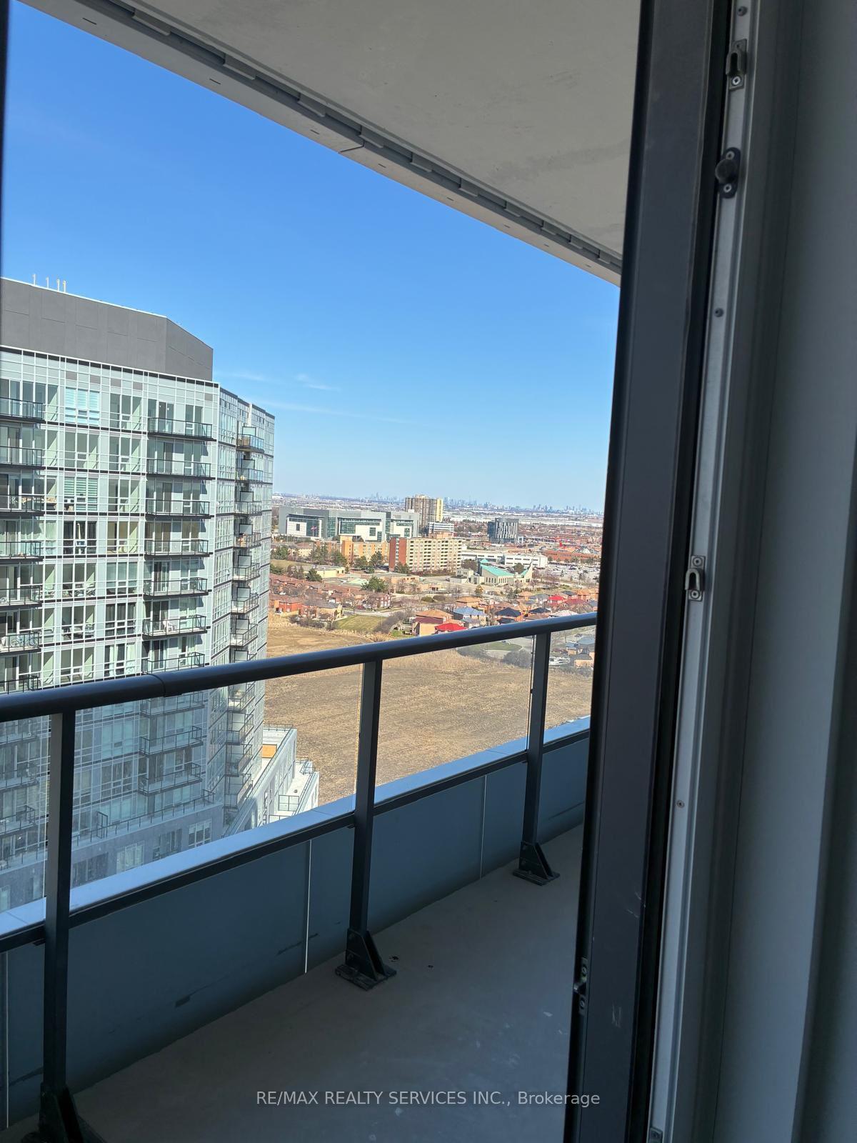 Photo 6 of Unit 1813, 260 Malta Avenue, Brampton, Fletcher's Creek South — HOMEH