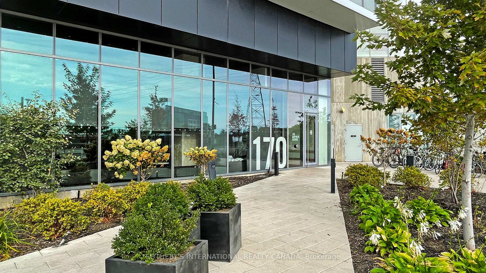 Photo 2 of Unit 2201, 170 Bayview Avenue, Toronto, Waterfront Communities — HOMEH