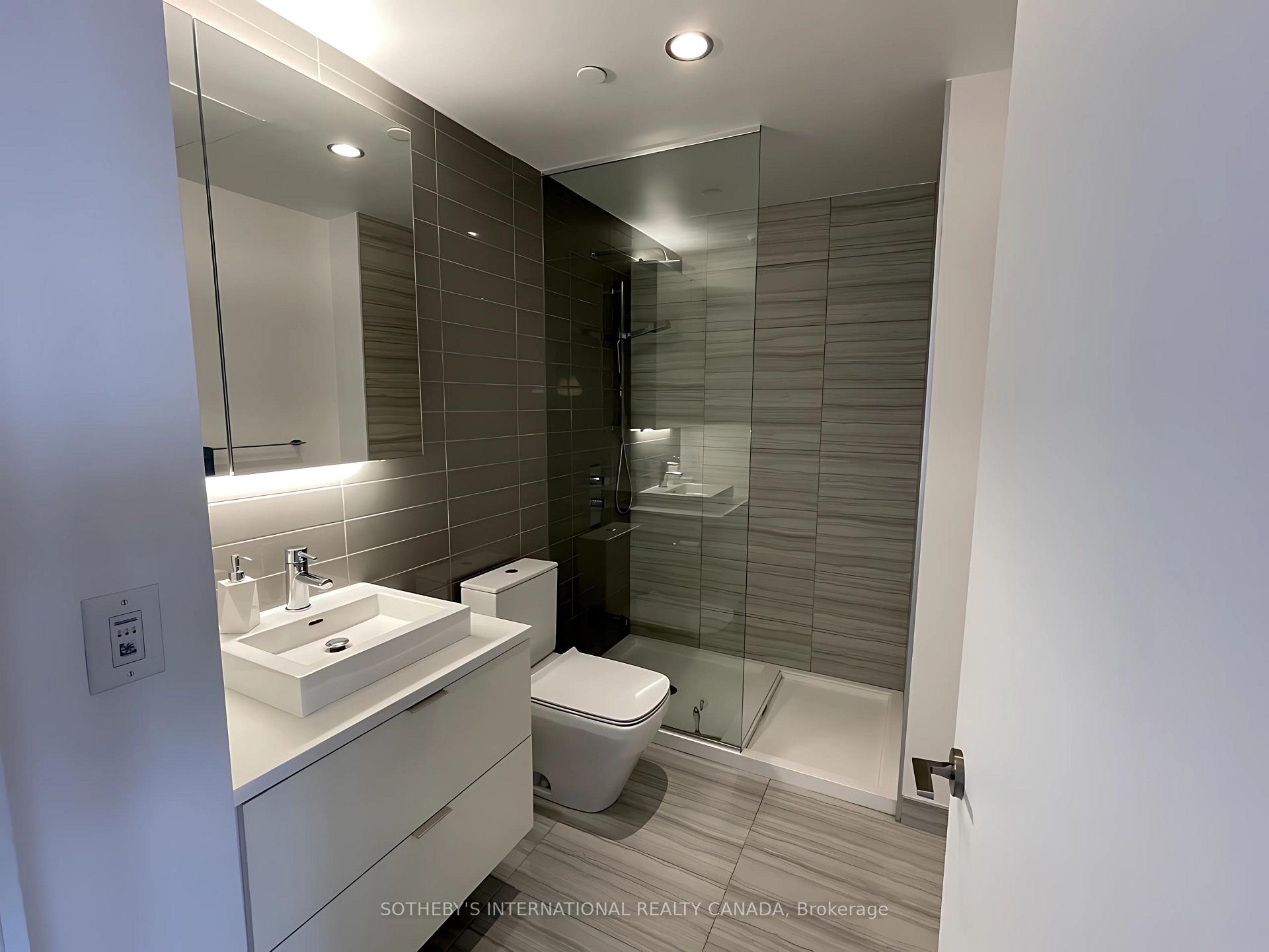 Photo 5 of Unit 2201, 170 Bayview Avenue, Toronto, Waterfront Communities — HOMEH