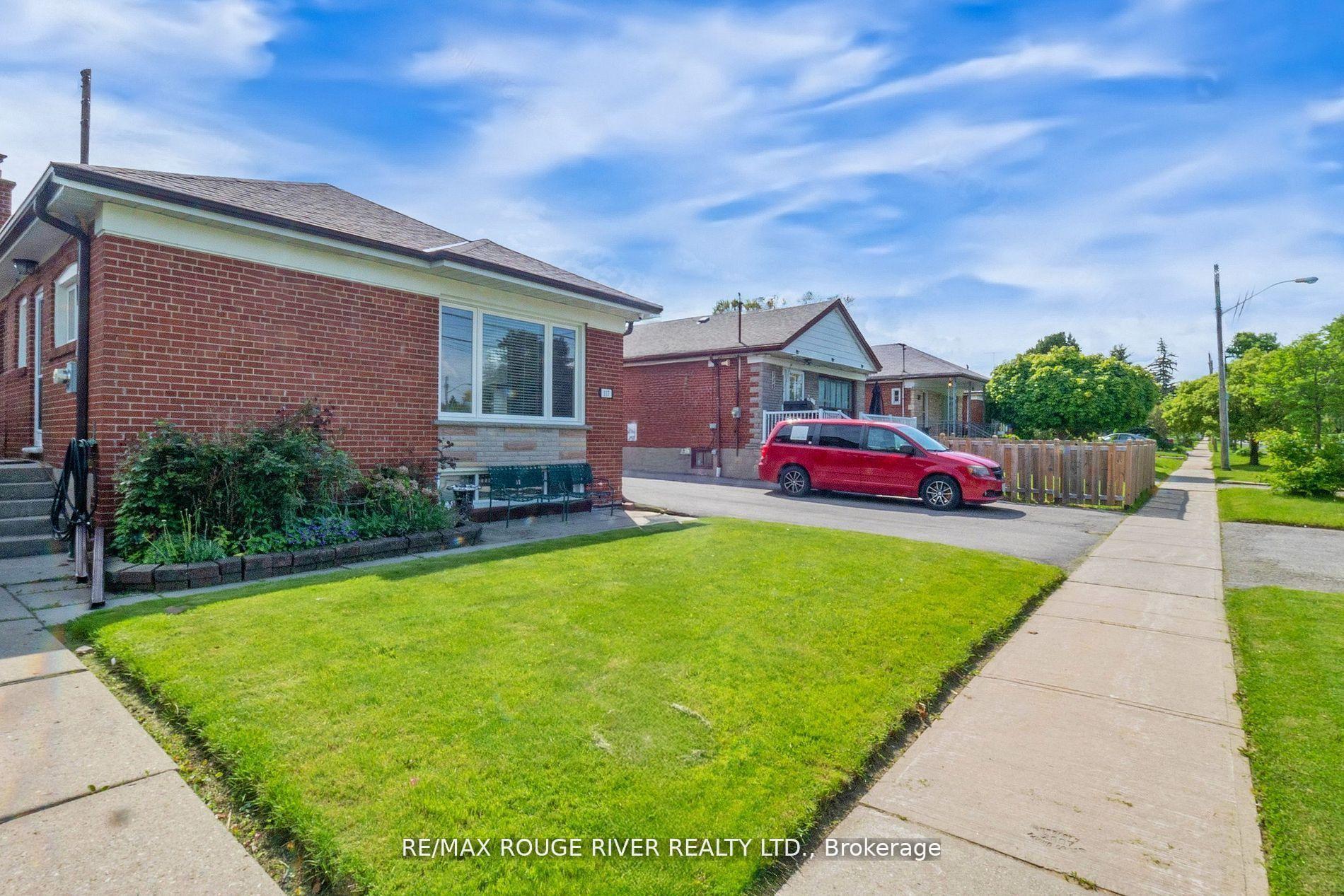 Photo 4 of 117 Shropshire Drive, Scarborough, Dorset Park — HOMEH