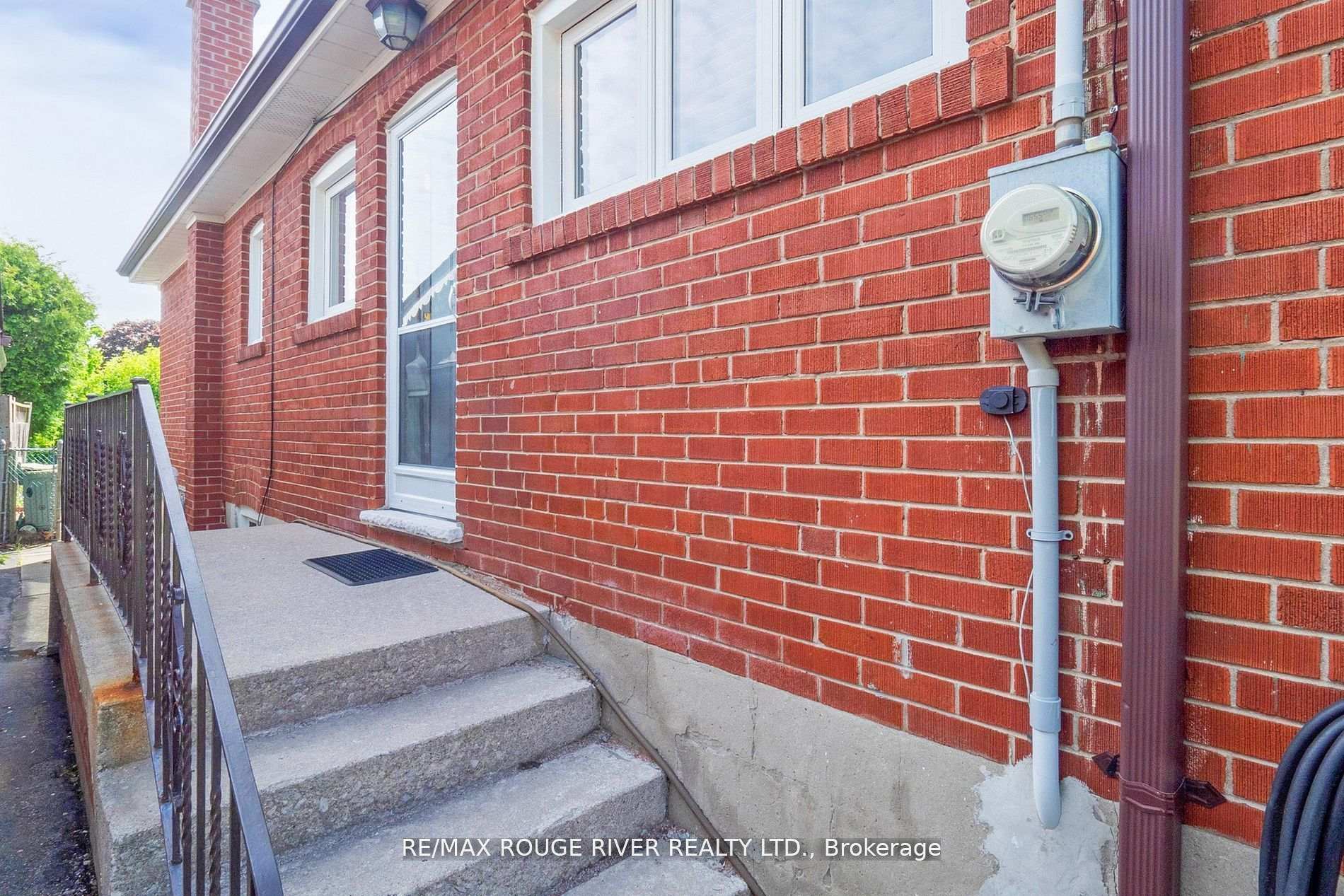 Photo 33 of 117 Shropshire Drive, Scarborough, Dorset Park — HOMEH