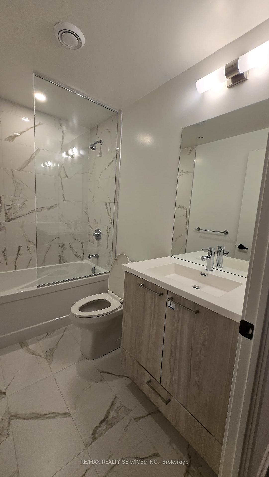 Photo 12 of Unit 2315, 225 Commerce Street, Vaughan, Vaughan Corporate Centre — HOMEH