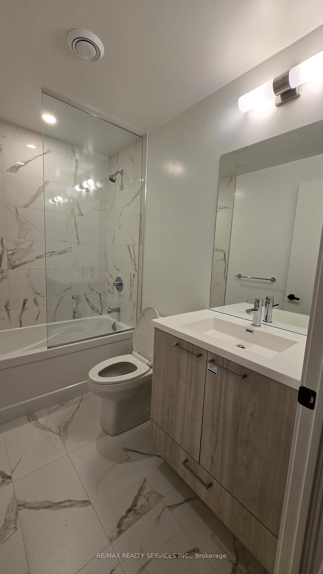 Photo 3 of Unit 2315, 225 Commerce Street, Vaughan, Vaughan Corporate Centre — HOMEH