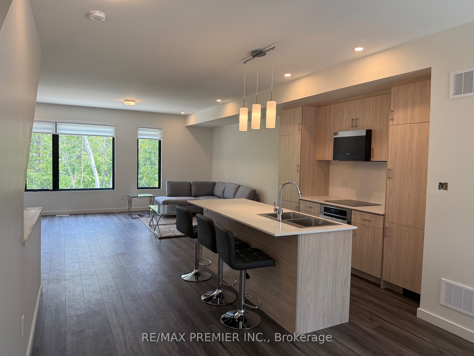 Photo 5 of 22 Rainwater Lane, Barrie, Holly — HOMEH