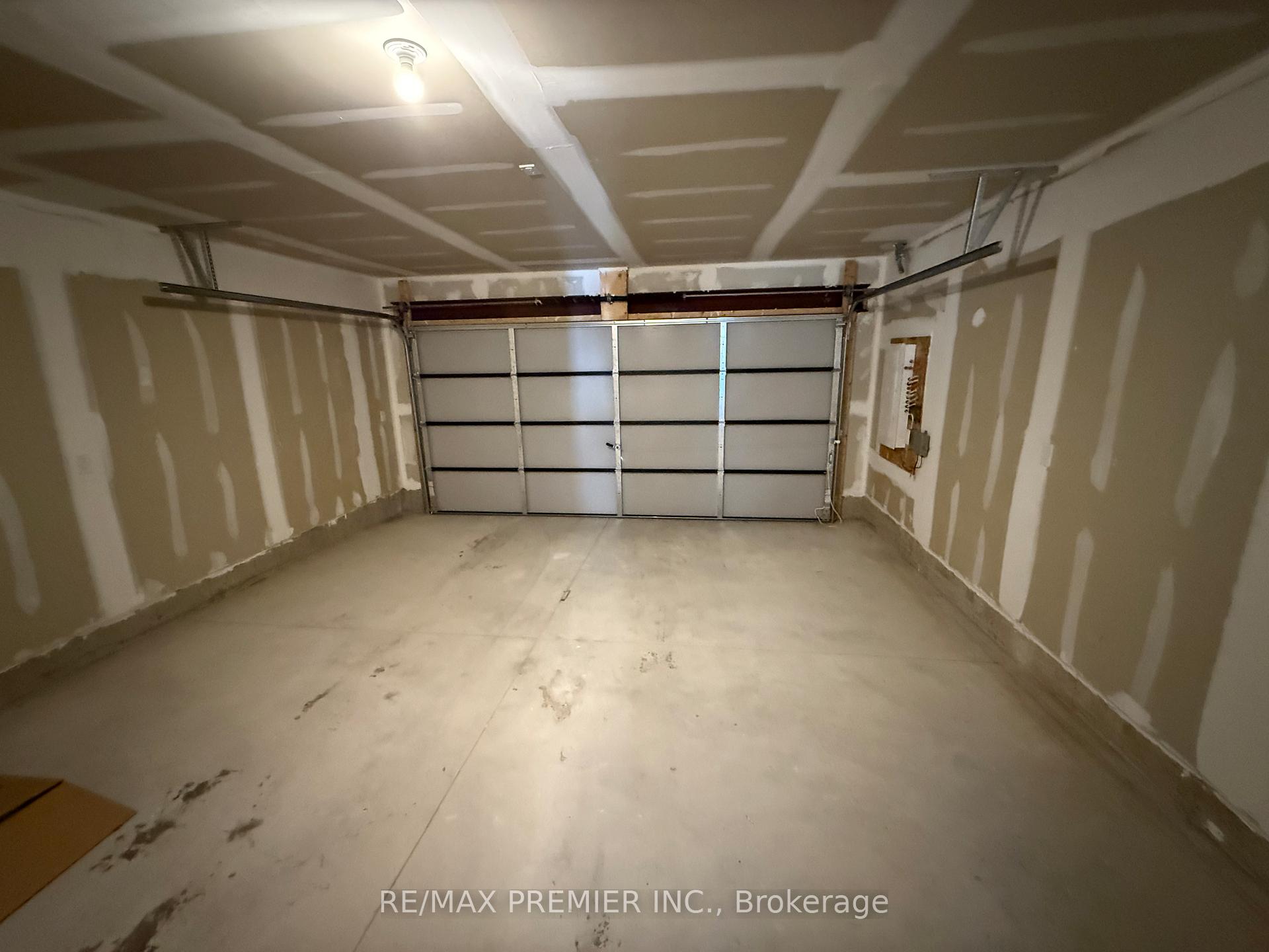 Photo 15 of 22 Rainwater Lane, Barrie, Holly — HOMEH