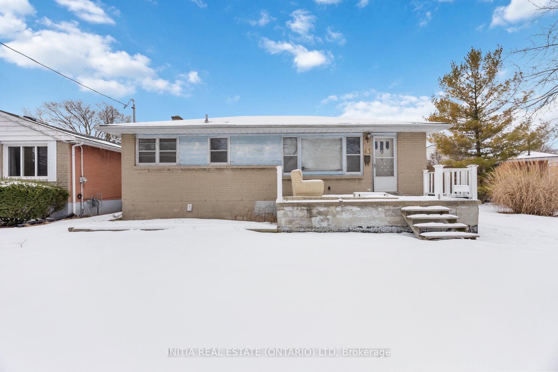 Photo 1 of 41 Tunis Avenue, Sarnia — HOMEH